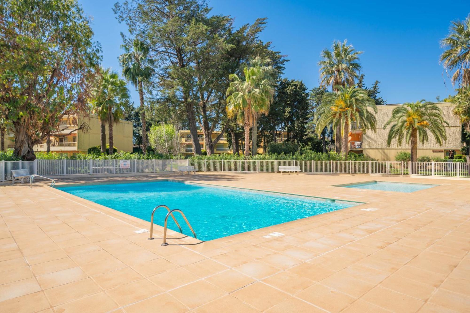 Spacious Apartment At A 5 Min Walk From The Beach Antibes Eksteriør bilde